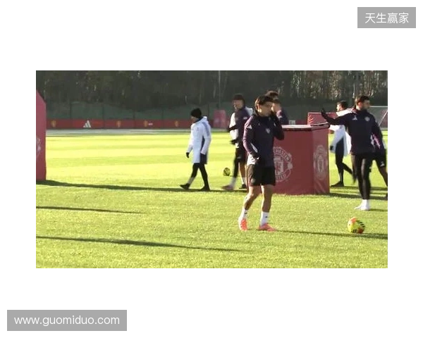 TA独家：今夏阿莫林在美国主动陪利马跑步复健，表达其支持