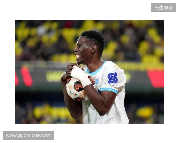 水晶宫vs利兹联：布伦南-约翰逊、伊斯梅拉-萨尔首发，卡尔弗特-勒温、卢卡斯-恩梅加出战