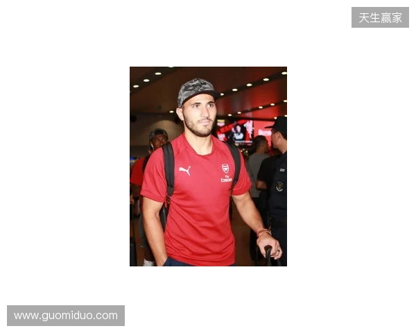 英超官方晒出图片:阿森纳U15全员抵达北京 英超官方晒出图片:阿森纳U15全员抵达北京